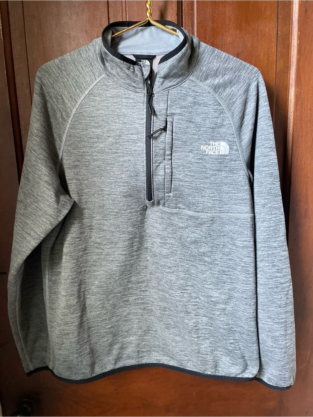 The North Face men's medium gray long sleeve pullover